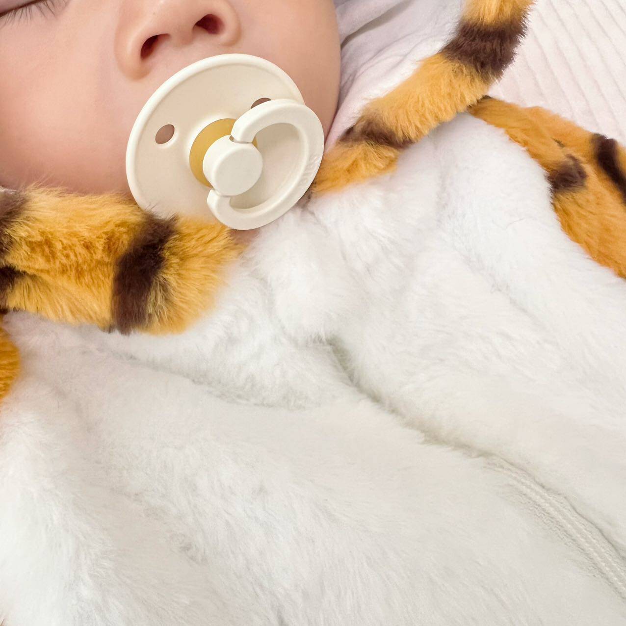 Baby Tiger Costume Winter One-Piece Outfit with Hood – Premium Fleece Zip-Up Onesie-124